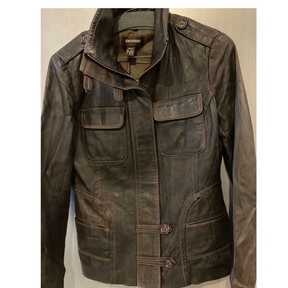 Brown vintage looking leather jacket by Danier size US 2-4/UK 8-10 - Picture 3 of 8